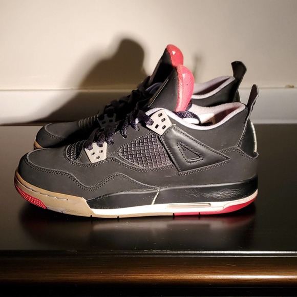 Jordan Shoes - Jordan's Sz (7Y) or Women's (8.5)